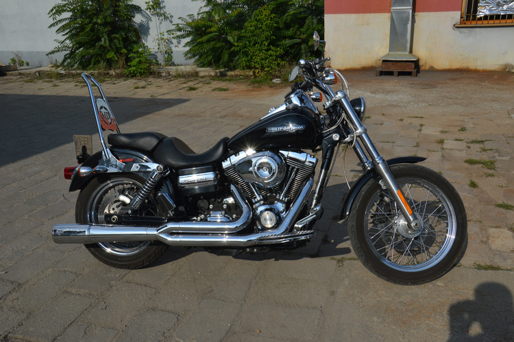 Dyna wide store glide backrest